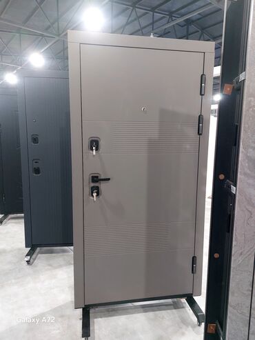 Giriş qapıları: Dəmir giriş qapıları – müasir dizayn və gücləndirilmiş təhlükəsizlik — 24