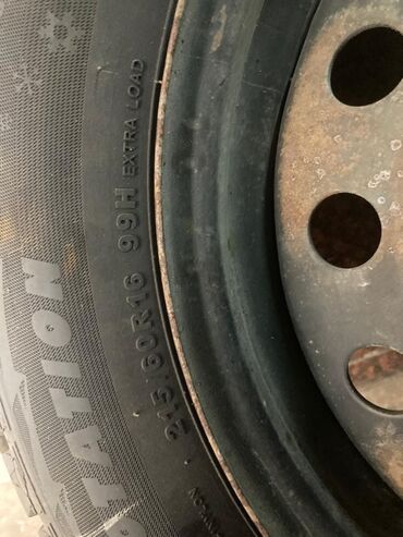 Шины: Продаю 215/60R16 
Комплект Зимних