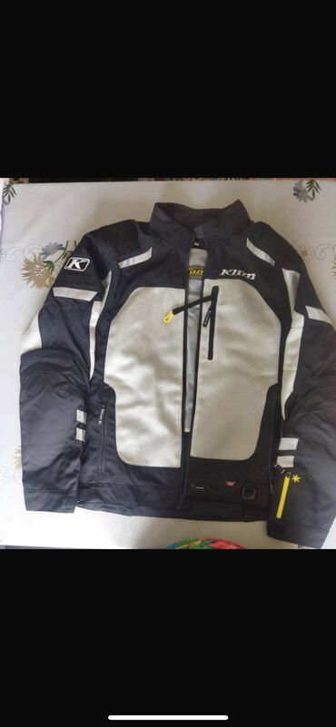Спортивная форма: Продаю мото куртку 
Состояние хорошая 
Фирма Klim 
Цена договорная