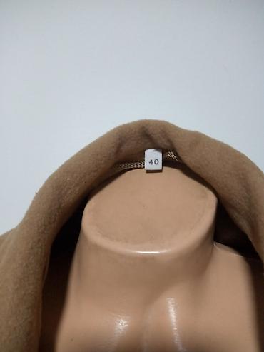 ccc ugg: Ženski kaput u kamel boji, klasičnog, ravnog kroja vel.40. Model sa — 2