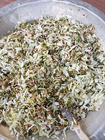 Готовые блюда, кулинария: Məhsul: Doğranmış kələmlə hazırlanan ədviyyatlı salat qarışığı — 1
