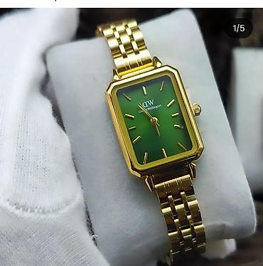 часы спортивеые: Часы Daniel Wellington с прямоугольным корпусом и зелёным циферблатом — 1
