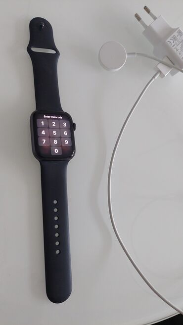 Accessories: Apple watch series Se 44mm,dobro ocuvan,malo koriscen, Ugrađena
