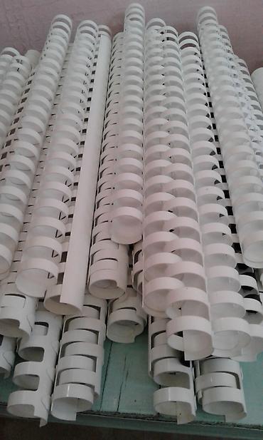 a4 kagiz: A4 və A3 formatlı vərəqləri cildləmək üçün plastik spirallar satılır — 1