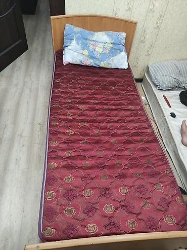 Односпальные кровати: Продаются две односпальные кровати. Обе были в активном использовании — 4