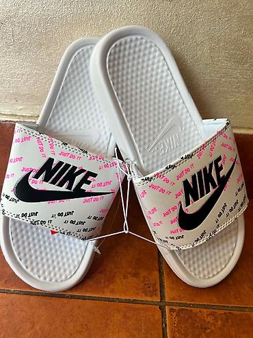 Sandale i papuče: Nike papuče – više modela - Model: Nike Benassi stil, sa širokim — 2