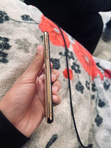 Apple iPhone: IPhone Xs, Б/у, 64 ГБ, Золотой, 100 % — 7