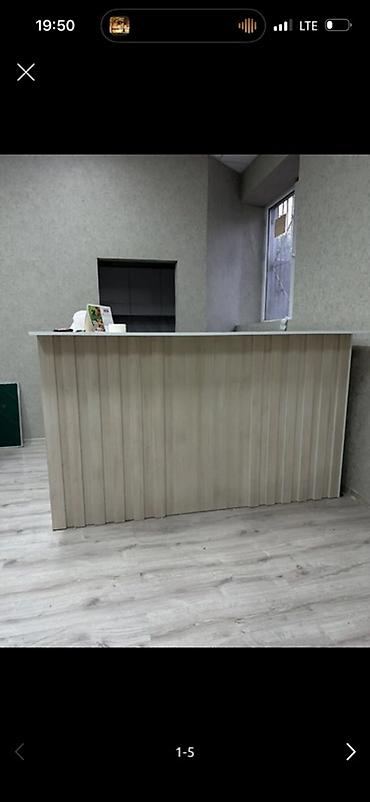 стол учителя: Стойка ресепшн/администраторская зона из ЛДСП в светлом древесном — 2