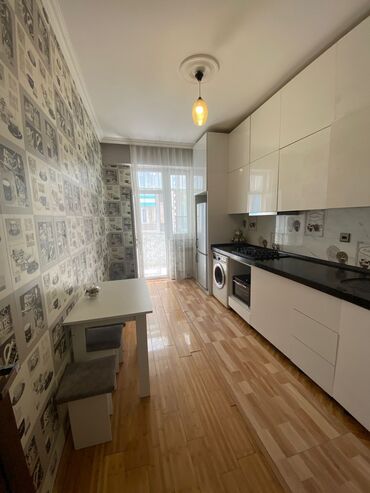 Uzunmüddətli kirayə mənzillər: Kristalin binasinda 13/3 mertebesinde 3 otaqli ev 550 azn evde bütun — 4