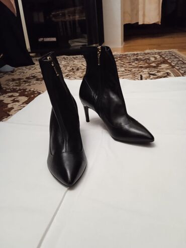 Женская обувь: Туфли, Размер: 38, цвет - Черный, Новый