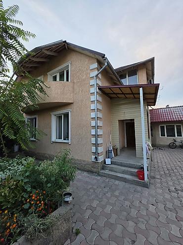 Продажа коттеджей и домов: 6 комнат и более, 207 м², 9 соток, Бишкек, Арча-Бешик ж/м Собственник — 4