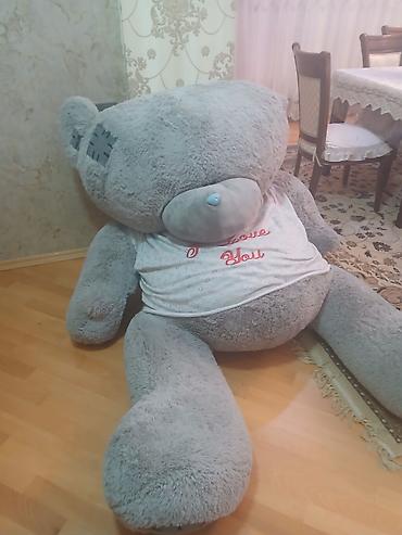 oyuncaq masin: Böyük ölçülü yumşaq oyuncaq ayı - Rəng: boz - Üzərində “I love you” — 2