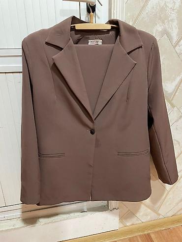 Dəstlər, kostyumlar: Qadın geyimləri seti – 4 ədəd 1) Zərli dekorlu don - Üst hissə: qara — 3