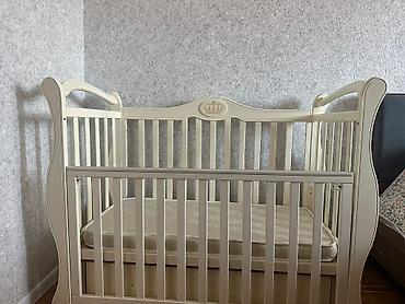 Beşiklər: Oğlan və qız üçün, İşlənmiş, Dördbucaq, Beşik, Dəstsiz, Matras ilə, Yellənmə mexanizmi ilə — 4