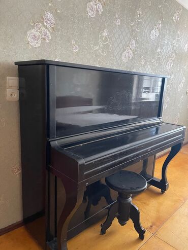 стул для пианино: Yaxşı veziyyetde pianino