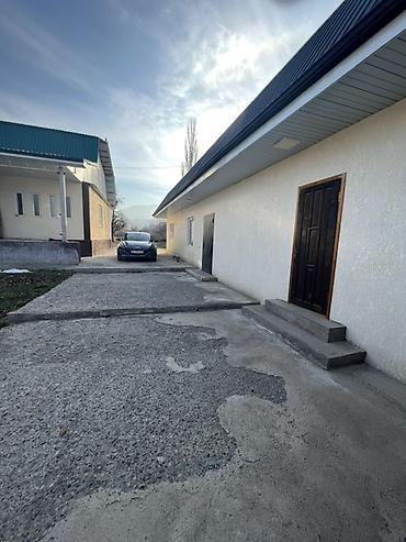 Продажа коттеджей и домов: Продается большой дом 30 соток с большим сараем, отдельный зал at lalafo.kg — 3 Продажа коттеджей и домов: Продается большой дом 30 соток с большим сараем, отдельный зал — 3