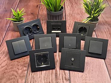 Utičnice: Suho utičnice mat crne - 300 dinara. -Duple suho utičnice mat crne - — 1