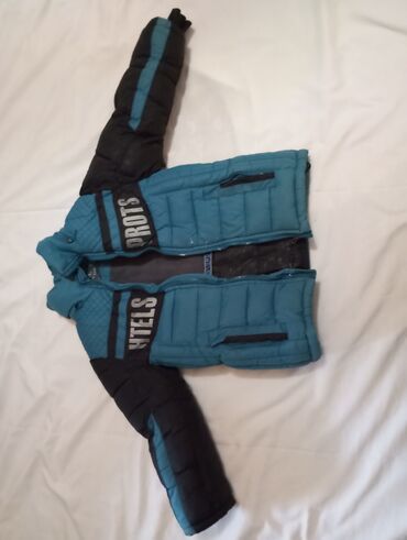 Donlar: Uşaq üçün qış gödəkçəsi - Rəng: firuzəyi-mavi və qara kombinasiya -