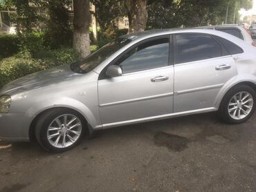 продажа авто в кыргызстане: Chevrolet Lacetti: 2004 г., 1.6 л, Механика, Газ