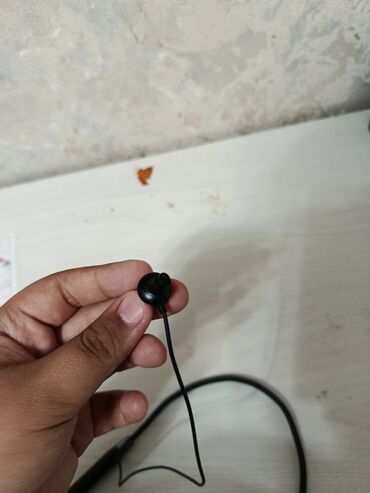 Наушники: Вакуумные, Hoco, Б/у, Беспроводные (Bluetooth), Для занятий спортом