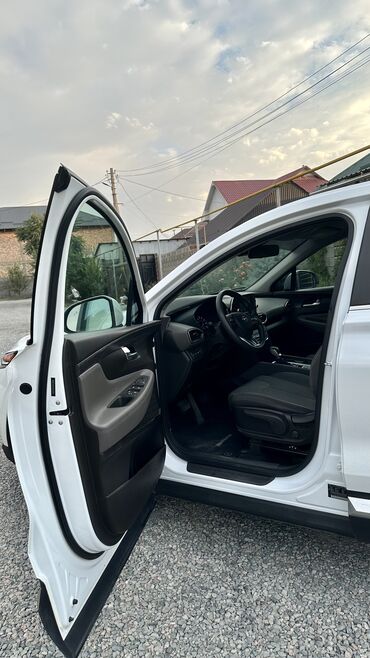 Hyundai: Hyundai Santa Fe: 2018 г., 2.4 л, Автомат, Бензин, Кроссовер at lalafo.kg — 9 Hyundai: Hyundai Santa Fe: 2018 г., 2.4 л, Автомат, Бензин, Кроссовер — 9