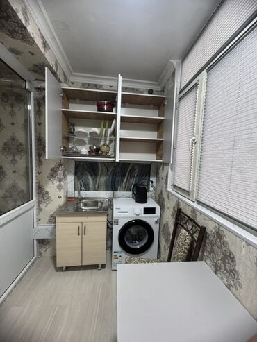столы на аренду: Сдаю комнату! Эки кызга же жаш уйбулого же Эки балага, Компактная