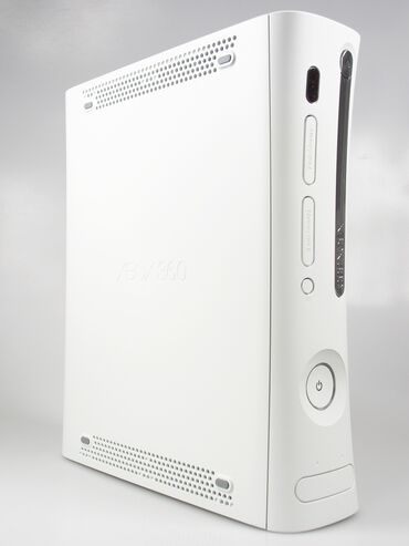 Xbox 360: Продаю xbox 360 в рабочем состоянии только надо купить джойстики и