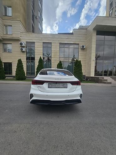 byd e6: Kia K3: 2022 г., 1.6 л, Бензин — 8