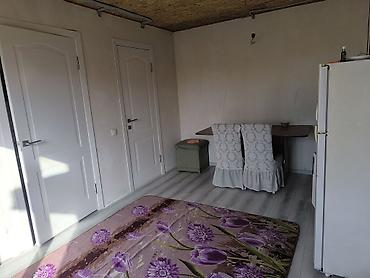 Аренда комнат: Студия/комната в частном доме. Планировка и интерьер: - Жилая комната — 1