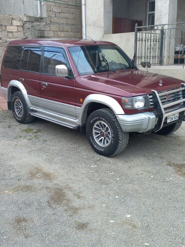 mitsubishi az: Mıtsubıshı pajero minik unıversal albalı metalik 2.5 mator 1991 ci