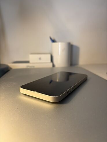 Apple iPhone: Apple iPhone iPhone 13, Bela — 25