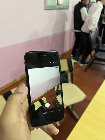 наклейки для мышки: IPhone SE 2020, Б/у, Черный, 100 % — 1