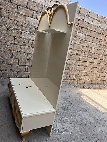 Ayna çərçivəli mətbəx/koridor konsolu və asma rəfli panel - Material