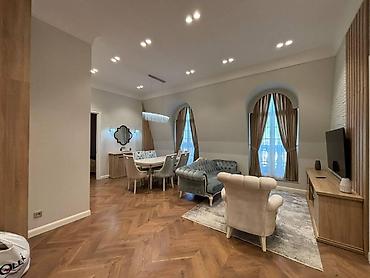 Kirayə mənzillər: İcarəyə verilir 3 otaqlı yeni tikili 110 m², Ağ şəhər q. Kateqoriya — 6