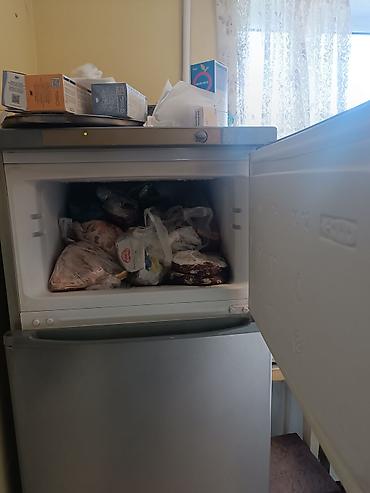 dvd satisi: Indesit iki qapılı soyuducu - Rəng: boz/metalik - Üst qapı – — 2