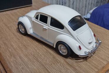 Figurice i makete: Novi veliki metalni model VW Bube. Otvaraju mu se sva vrata vozačeva — 3