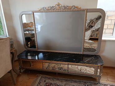 Digər mebel: Mehsul televzor altidi bir prabelmi varki sag goz svirmesinde uz