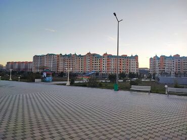 Uzunmüddətli kirayə mənzillər: Sumqayitda mirvari sitidə 16 mərtəbəli binanin 3-cu mərtəbəsində — 17