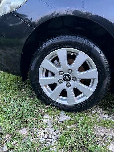 резина на авто: 4 ədəd toyota corolla diskləri yaxşı vəziyətdə