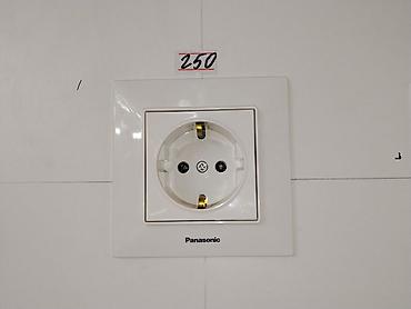 Розетка, С заземлением, Panasonic, Встроенные, 1 гнездо