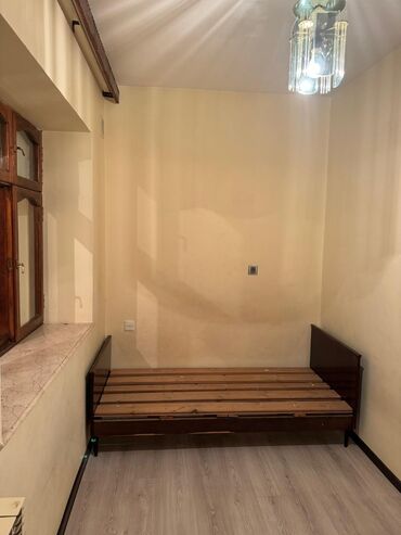 Uzunmüddətli kirayə mənzillər: Inşaçilar metrosuna yaxin 3/1 mertebesinde 1 otaqli ev 350 — 5