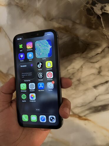 Apple iPhone: IPhone 11, 64 GB, Jet Black, Face ID — 8