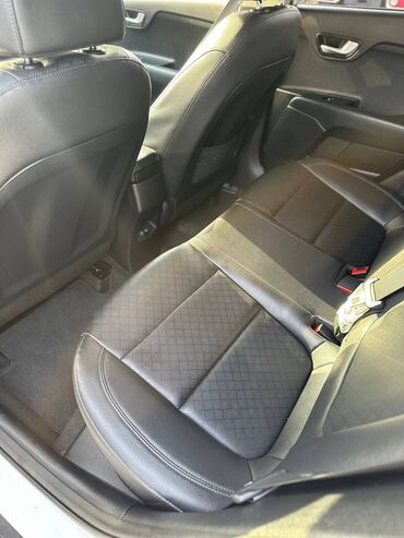 Kia: Kia Stonic: 2019 г., 1.6 л, Дизель, Хэтчбэк — 14