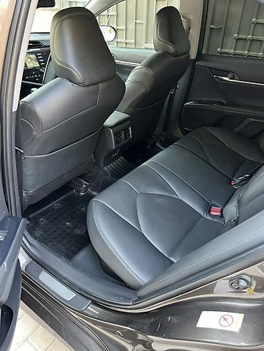 outback 2018: Toyota Camry: 2018 г., 2.5 л, Гибрид, Седан — 8