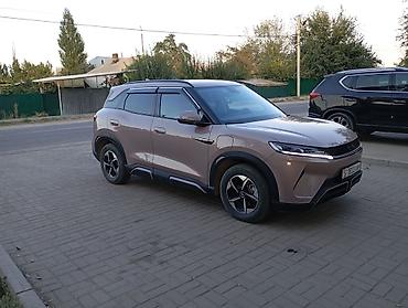 ободные тормоза: Электромобиль кроссовер (5 мест), современный городской SUV. Кузов и — 2