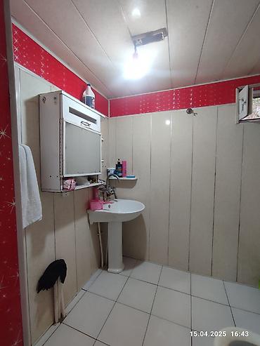 Həyət evi alıram: Satılır: həyət evi - Torpaq: 4 sot - Həyətyanı sahə: naves (örtülü — 4