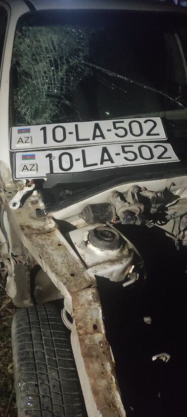 toyota prius c: Maşının nömrəsi satılır.Sənəddəri tam qaydasındadır.Təəcili satılır