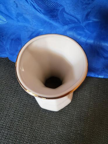 trimer lilly: Vaza nova Apro porcelan iz 70ih.godina. Vaza nova,bez ostecenja,sve — 6