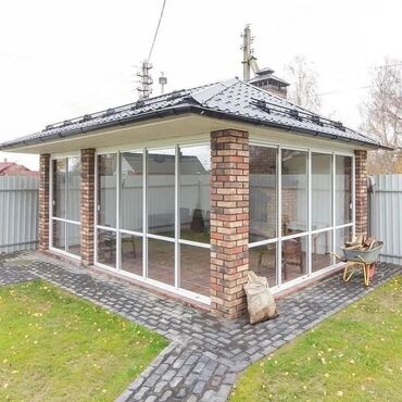 Пластиковые окна на заказ: Пластиковое окно на заказ, Тип окна: Форточка, Стандартные, Фасадные, Декоративные особенности: Фрамуга, Бесплатная установка, В рассрочку — 5