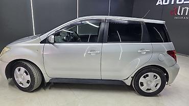 Транспорт: Toyota Ist: 2003 г., 1.3 л, Автомат, Бензин, Хэтчбэк — 2